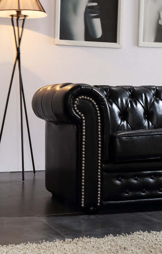 Chesterfield Svart - Skinnsoffa (536x840)
