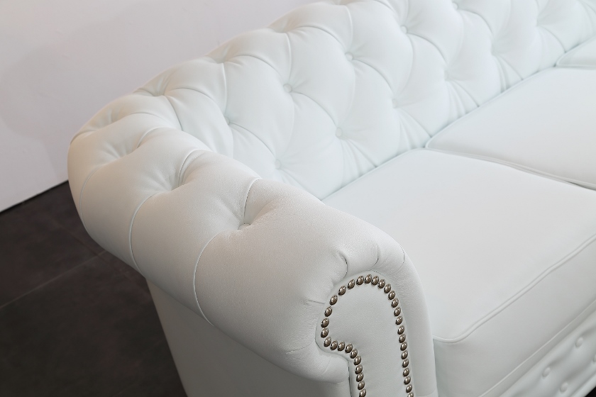Chesterfield Vit - Skinnsoffa (2) (840x560)