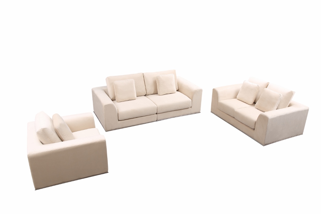 beige-sammet-soffa