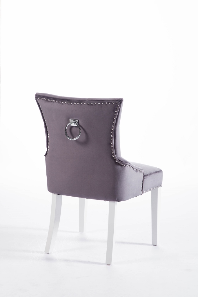 julia-gravit-sammet-stol