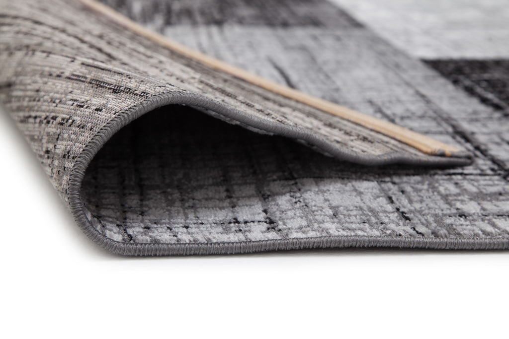 plus-square-svart-modern-matta