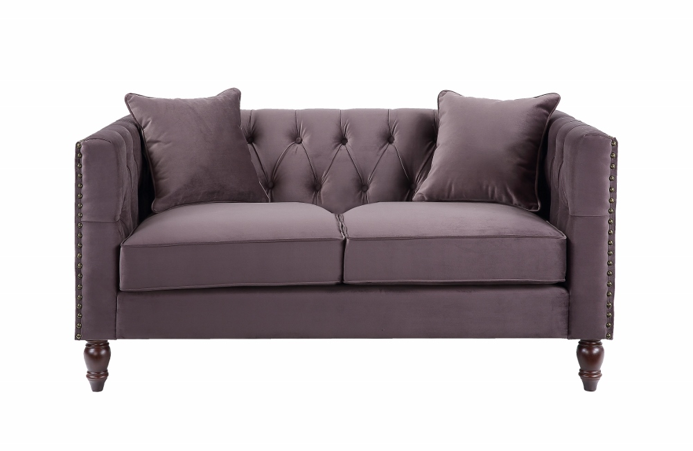 samantha-2-sits-gralila-sammet